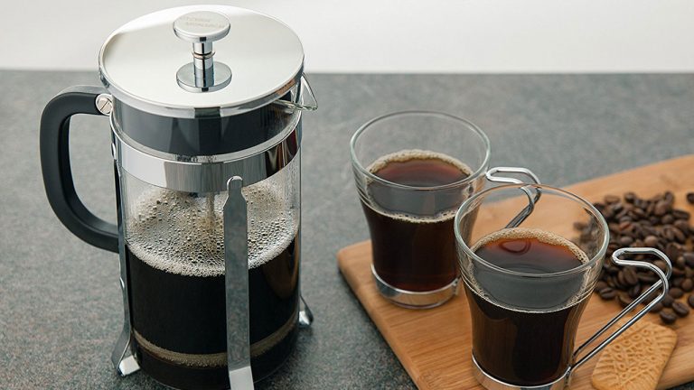 7 pasos para la preparación perfecta de una taza de café en la prensa francesa