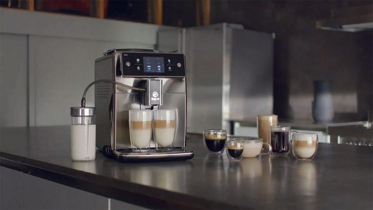 Cafetera Automática Saeco Xelsis Preparando Varios Tipos De Capuchino