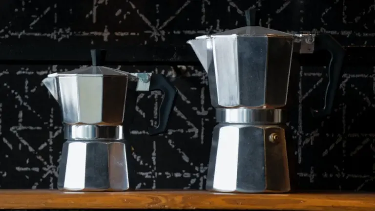 Historia De La Icónica Cafetera Moka Símbolo De La Auténtica Cultura Del Café Italiano