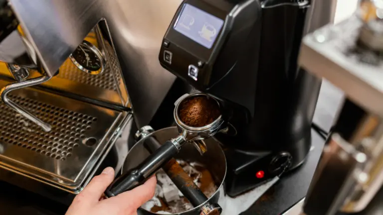 Accesorios Y Herramientas Esenciales De Una Máquina Espresso Y El Barista La Guía Definitiva
